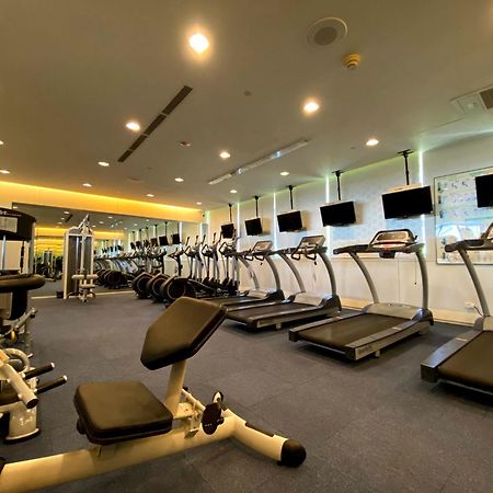 เอเวอร์กรีน พลาซ่า โฮเต็ล Hotel ไถหนาน ภายนอก รูปภาพ The gym at the hotel