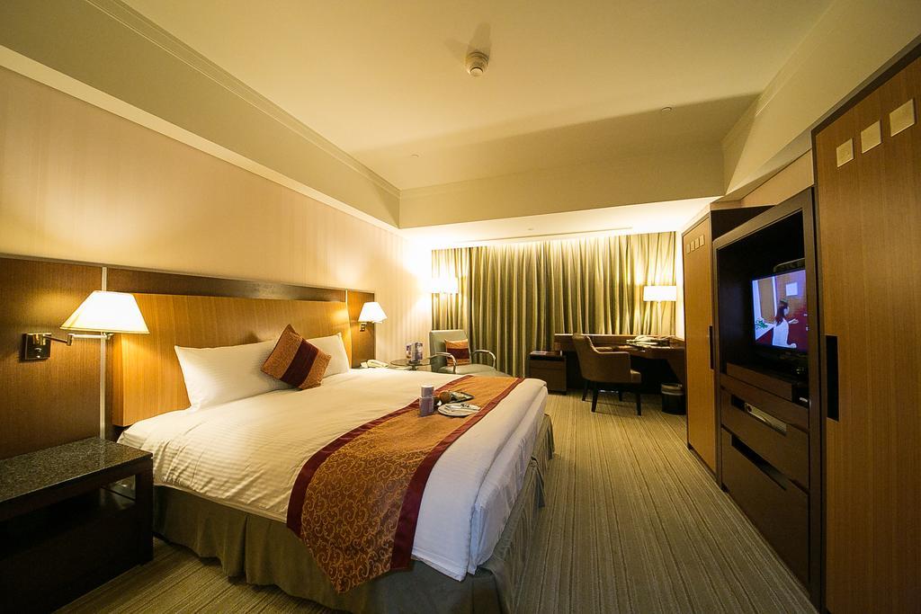 เอเวอร์กรีน พลาซ่า โฮเต็ล Hotel ไถหนาน ห้อง รูปภาพ Deluxe Room