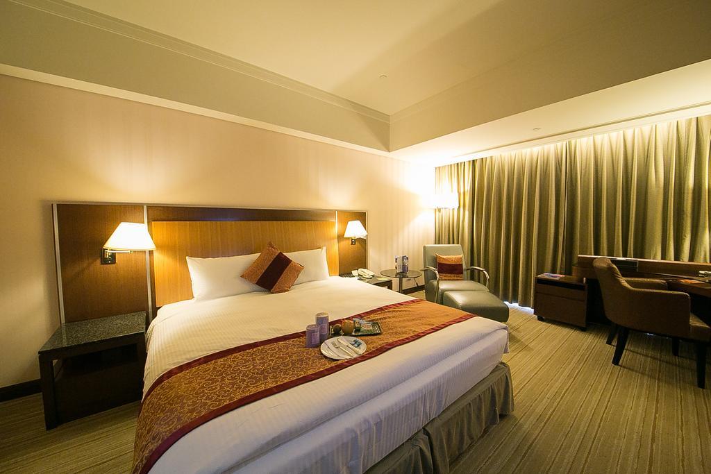 เอเวอร์กรีน พลาซ่า โฮเต็ล Hotel ไถหนาน ห้อง รูปภาพ