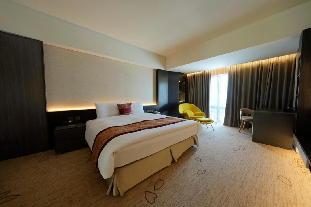 เอเวอร์กรีน พลาซ่า โฮเต็ล Hotel ไถหนาน ภายนอก รูปภาพ Deluxe Room
